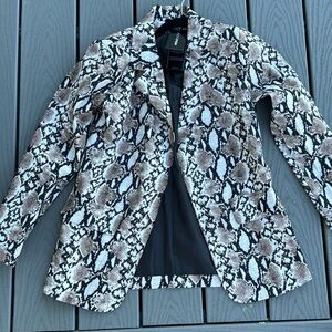Snakeskin print blazer- size medium- NWT